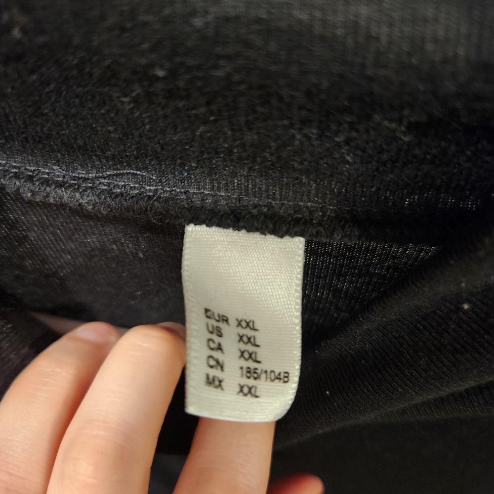 Clothes - Picture 2 of 4